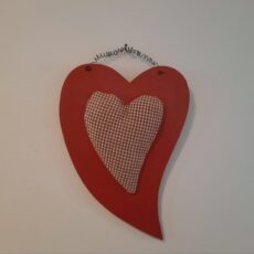 Puinen sydänkoriste