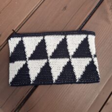 Kalastajalangasta virkattu pussukka