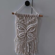 Makrame seinäkoriste, perhonen